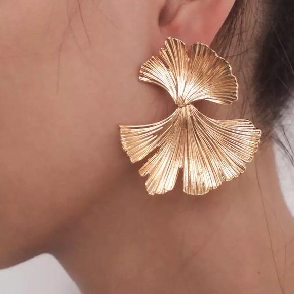 Zara Jewelry - NEW Gold Ginko Leaf Stud Earrings